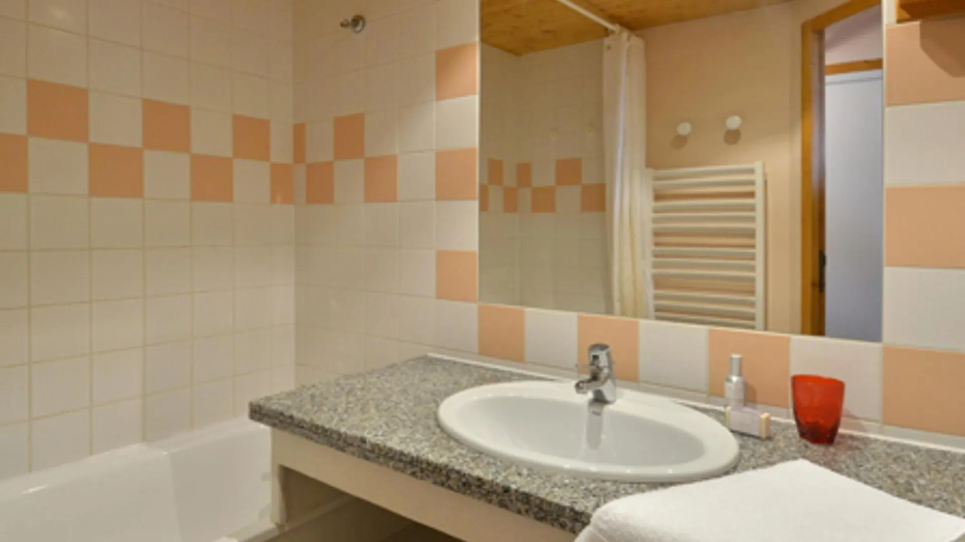 Apartment Studio Chaleureux Au Pied Des Pistes Avec Balcon - Fr-1-181-2590 La Plagne France